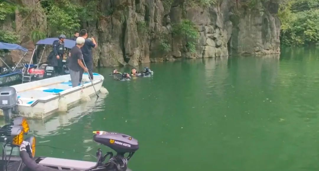 朱雀玄武敕令自曝被送精神病院