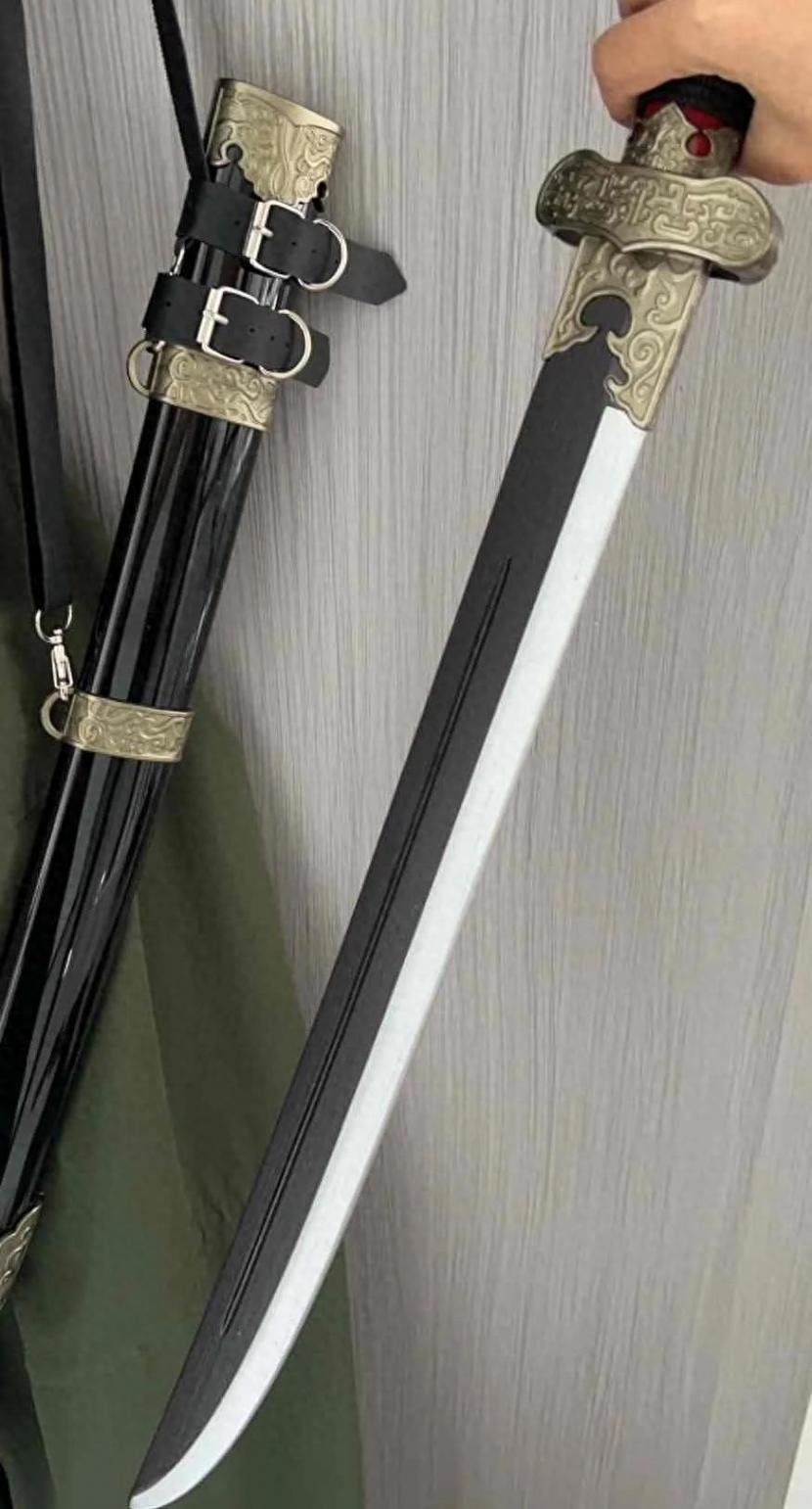 游客帶木質黑金古刀cos張起靈被攔