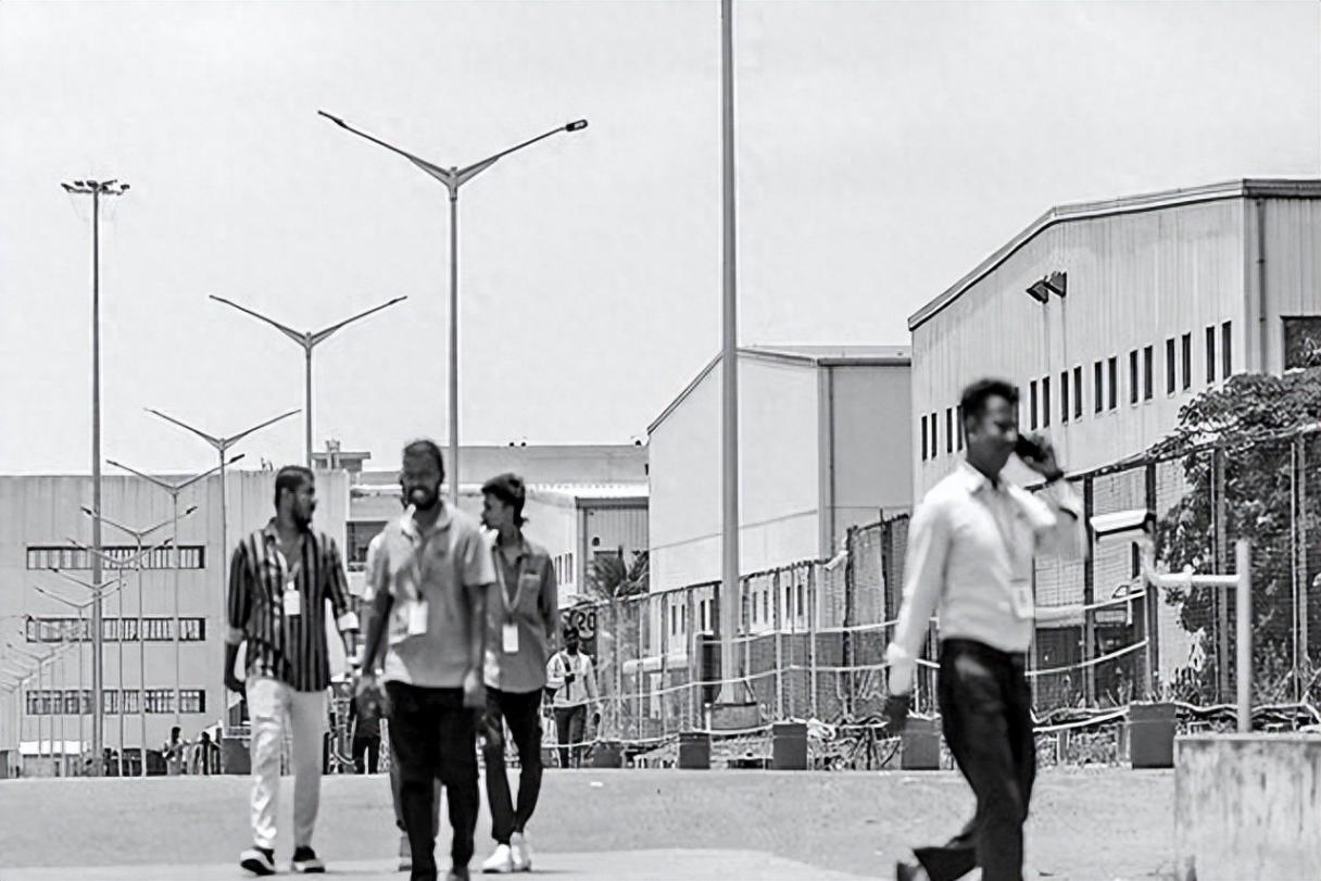 曝富士康從印度召回數(shù)百中國工程師