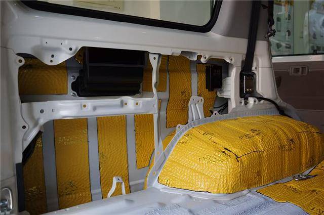 甩掉噪聲 重慶點聲源豐田LC76汽車隔音改裝大白鯊