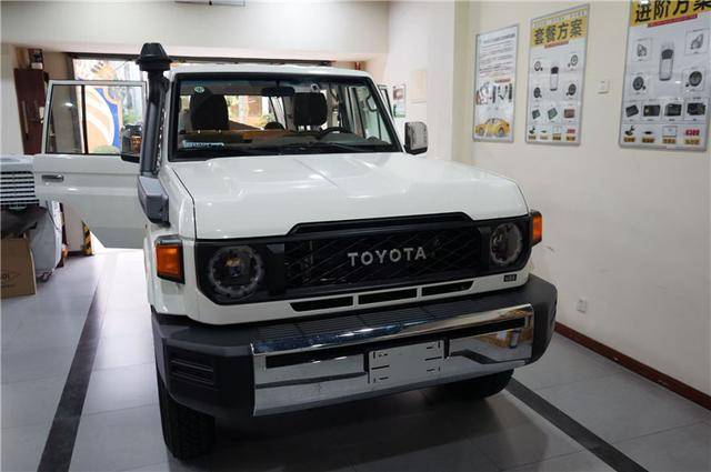 甩掉噪聲 重慶點聲源豐田LC76汽車隔音改裝大白鯊