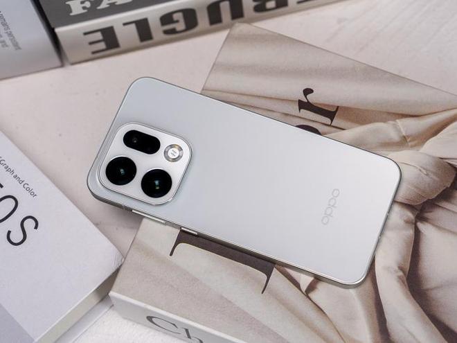 Find X9絨砂工藝加持 美感手感一個都不能少