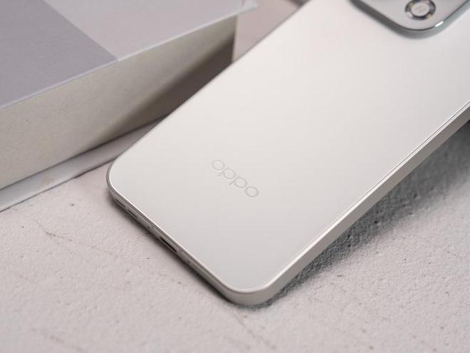 Find X9絨砂工藝加持 美感手感一個都不能少