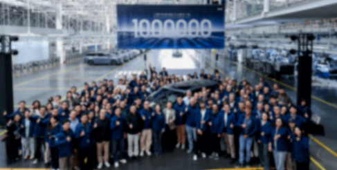 第100萬臺新車下線!何小鵬:年底前放心買,我們兜底補貼